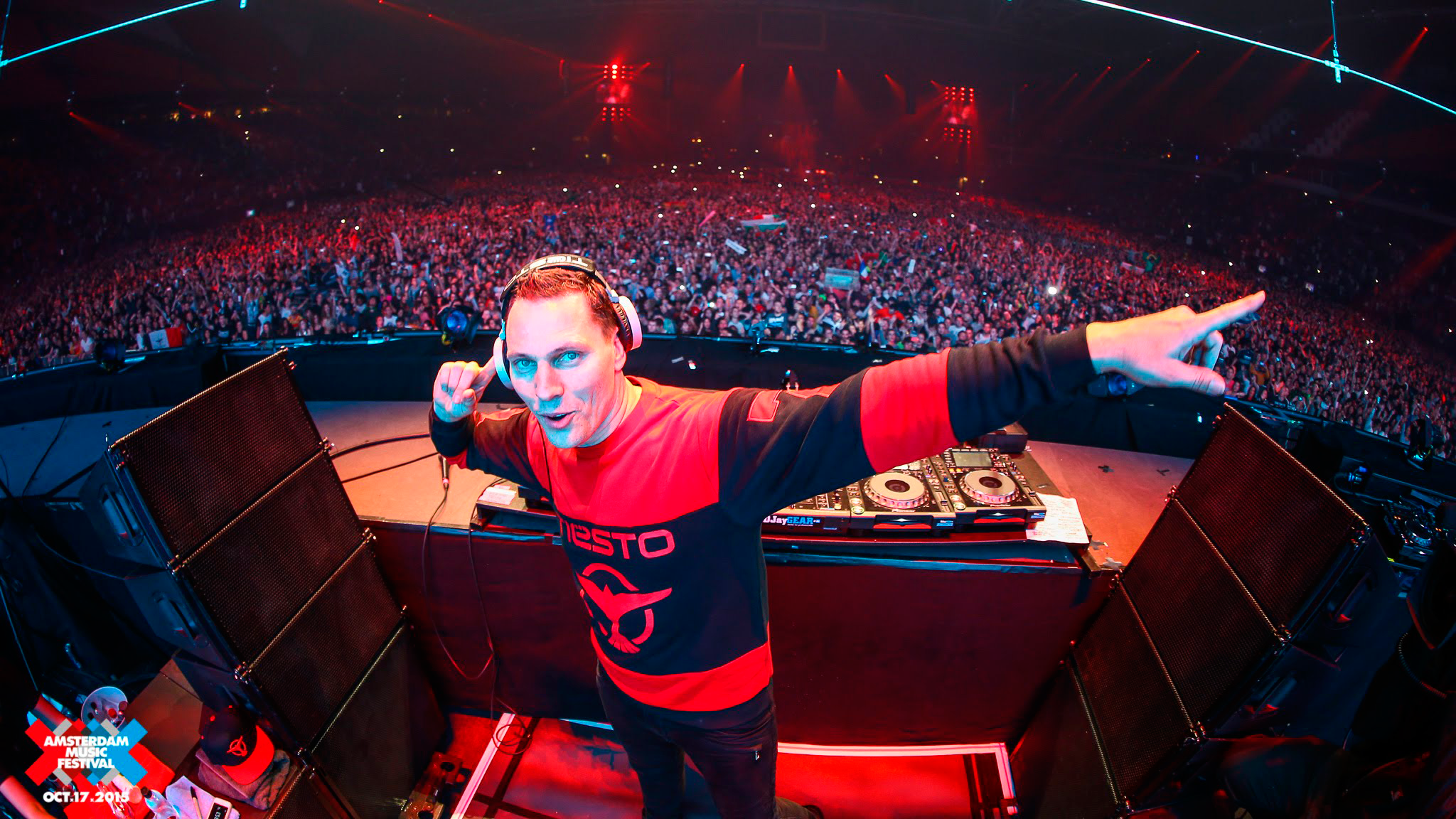 Tiësto lança novo single “Summer Nights” com vocal de John Legend