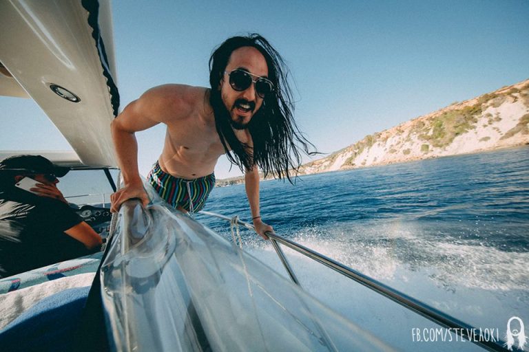 Steve Aoki anuncia seu documentário, “I’ll Sleep When I’m Dead”