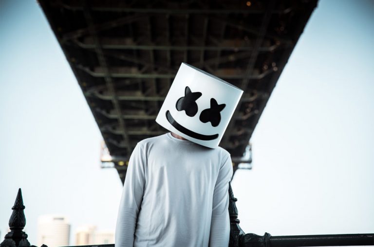 Marshmello lança sua própria marca de roupas