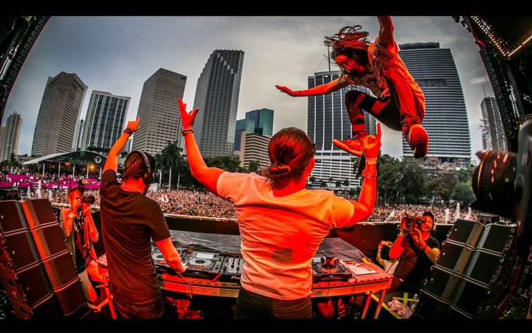 Dimitri Vegas & Like Mike finalmente lançam “We Are Legend” com Steve Aoki