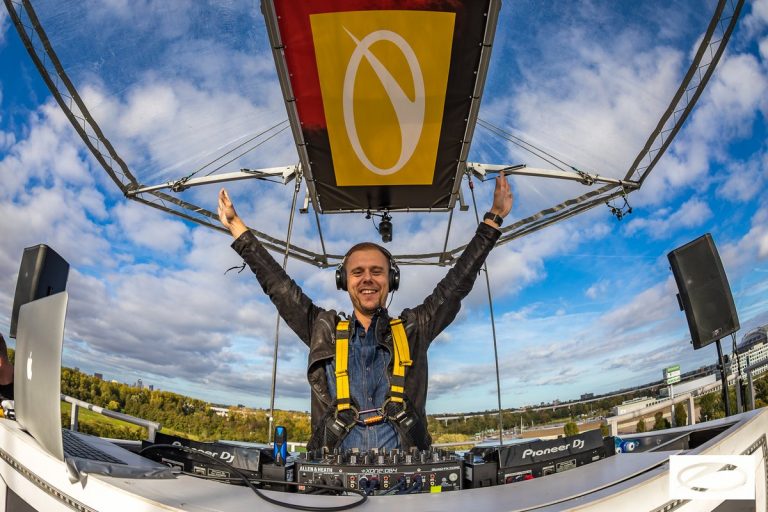 Saiba como foi o lançamento do novo tema do ASOT 900 com Armin van Buuren