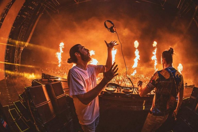 Dimitri Vegas & Like Mike lançam clipe de “Selfish”, novo single com Era Istrefi