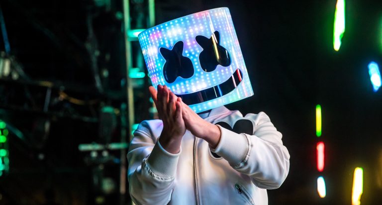 Marshmello doa US $ 50.000 à NAACP para ajudar a combater a injustiça racial