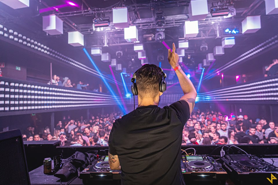 Klangester Rave Klandestine & Moment trazem Billy Kenny e o melhor das duas labels ...