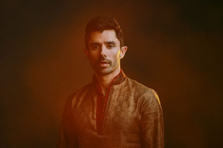 KSHMR junta forças com Noumenn no novo single ‘Around The World’