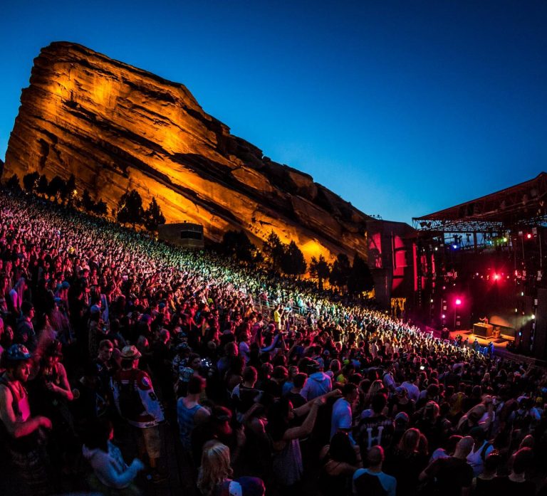 Red Rocks Amphitheatre reabrirá no verão com capacidade para 2500 pessoas