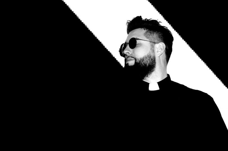 Tchami remixa “Carried Away” de Surf Mesa e Madison Beer