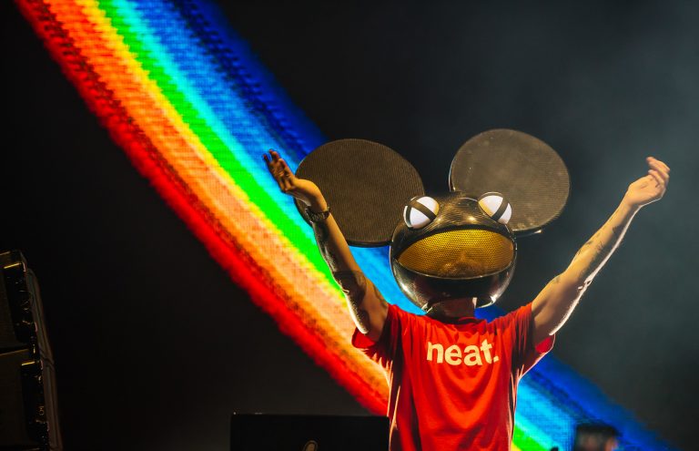 Review: Em noite mágica, Laroc recebe deadmau5 que toca por 3 horas