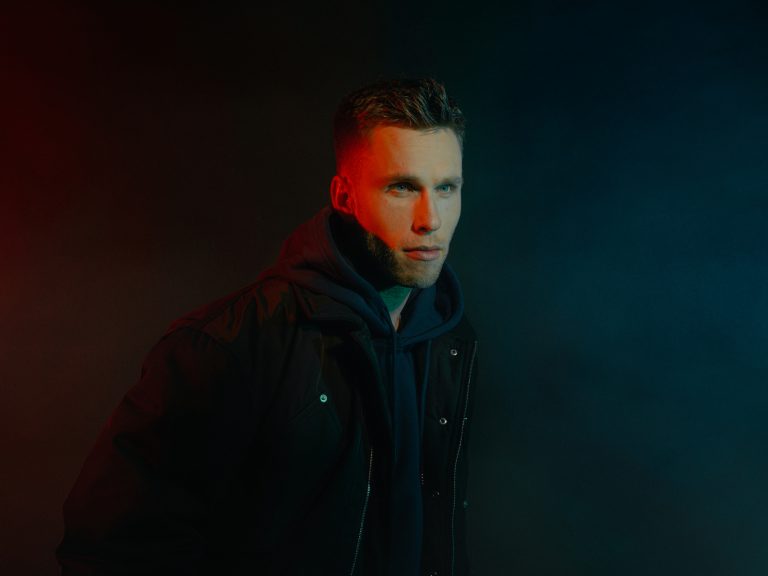 Nicky Romero lança novo hino do prog house “Chapters”